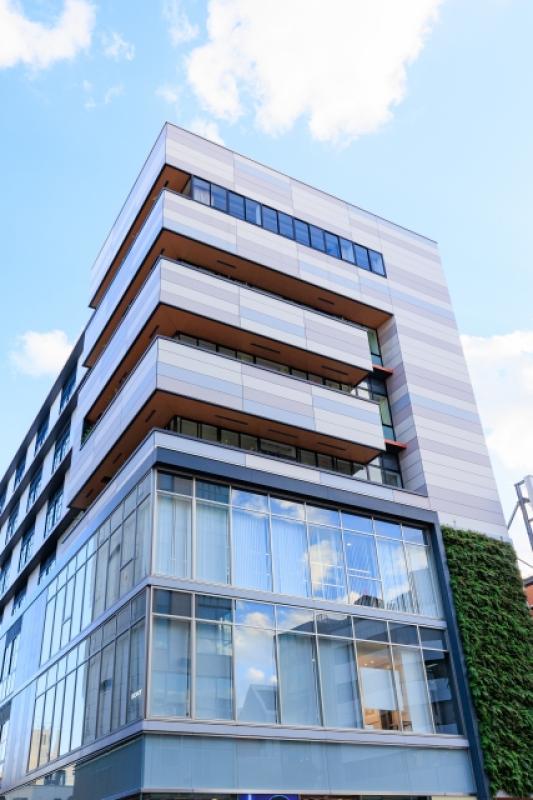 オフィスビルB1階の居ぬき物件